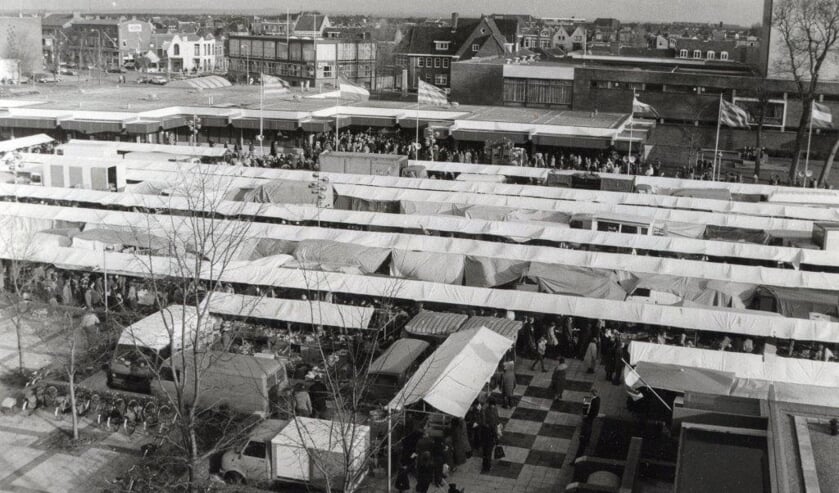 Zaterdagmarkt op Bernardplein.