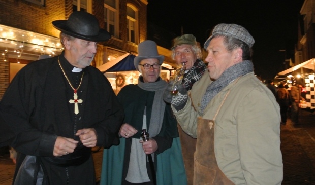 <p>Geen figuranten in december op de Nieuwstraat in Medemblik.</p>