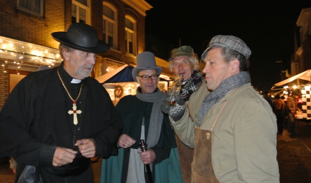 <p>Geen figuranten op de Nieuwstraat. Dickensdag is afgelast.</p>