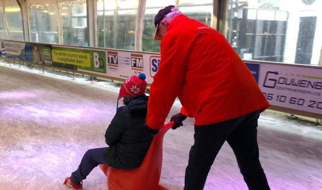 Met een maatje schaatsen op de ijsbaan Schagen.
