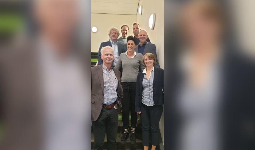 BKL bestuur van links naar rechts: voorzitter Cornelis de Geus, Frans Kramer, Michiel van Overbeek, Desirée Blom, Piet de Geus, Cees de Waard, Marina Molenaar.