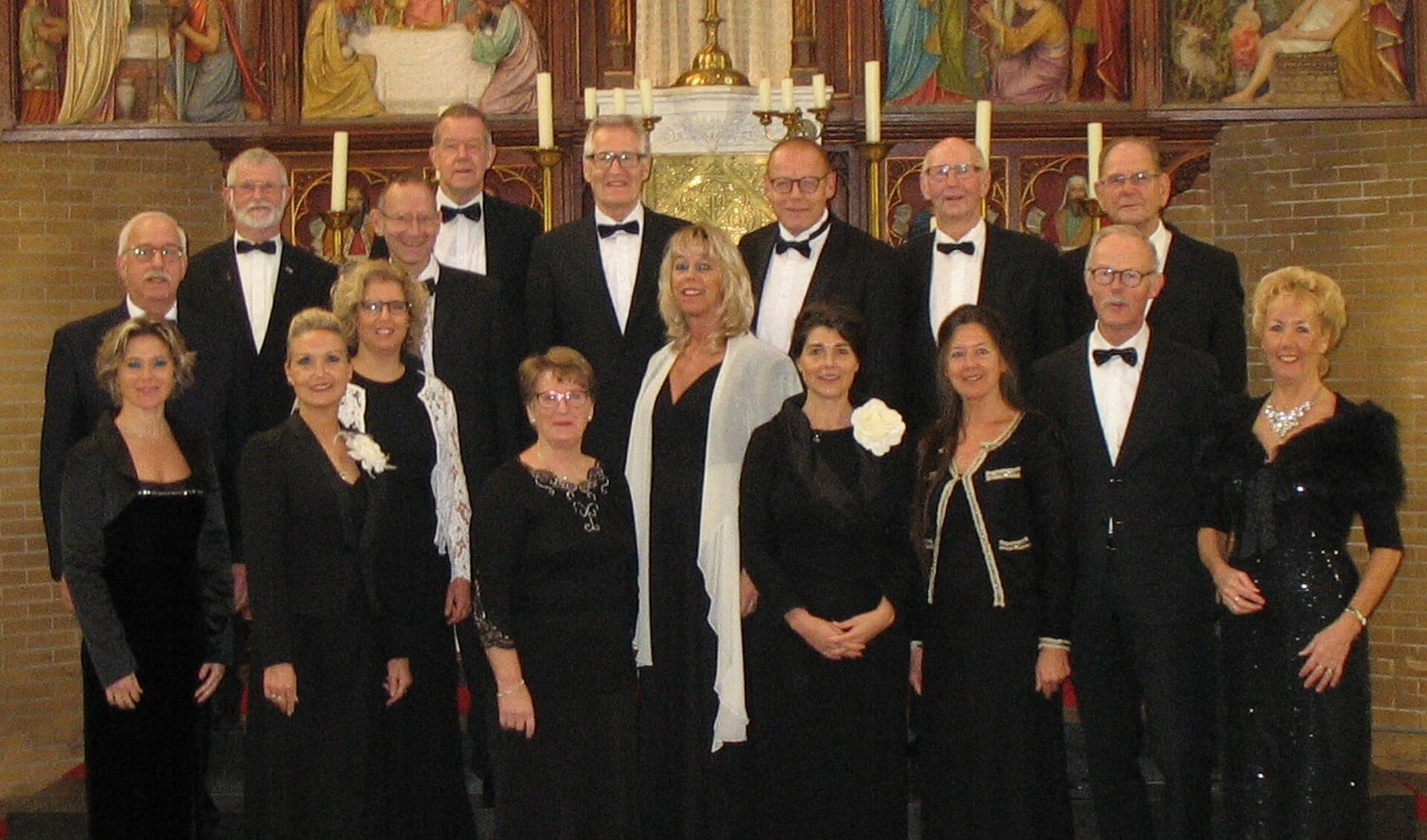Opmeers Vocaal Ensemble geeft een prachtig concert in 't Kerkhuys in Spanbroek.