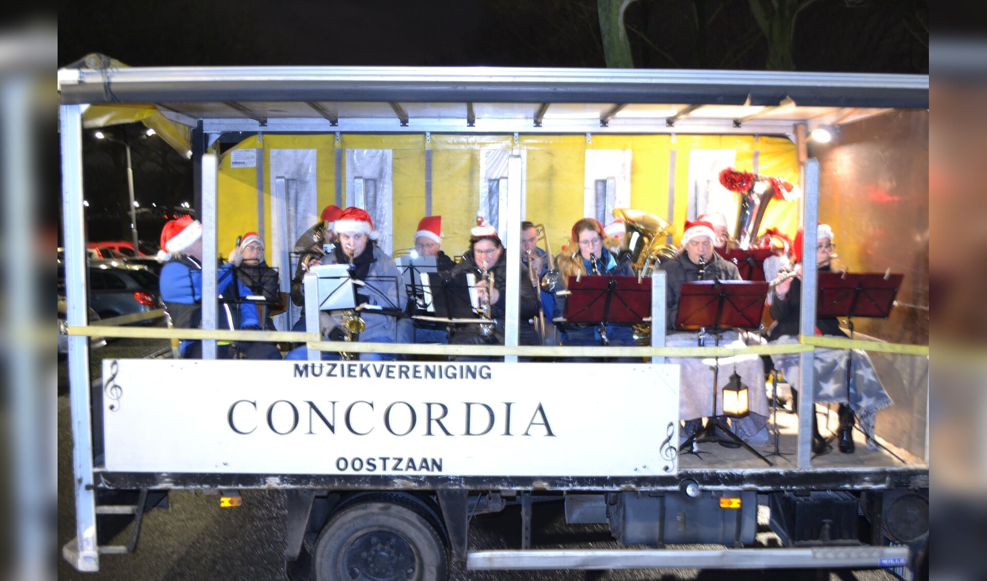 De Concordiabus reed weer door Oostzaan.