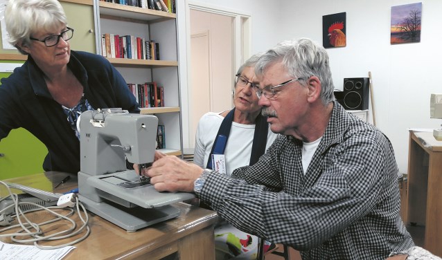 Kapotte kledingstukken verdienen een tweede kans.