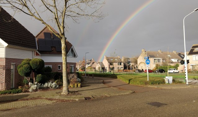 Een prachtige regenboog bij het Klaterbos, nog voor de regen dit droge stukje Hoofddorp ook bereikt.