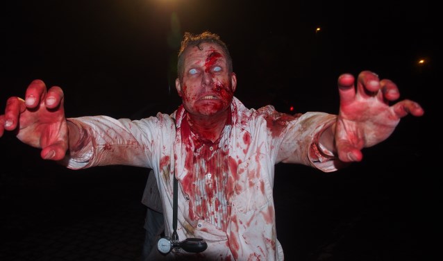 Bart Agterberg als zombie in Yummy.