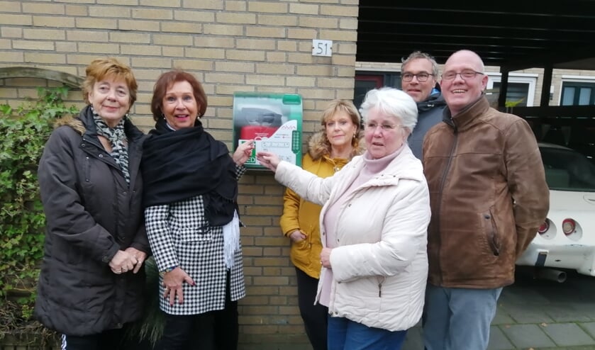 De leden van het eerste uur hebben het plaatsen van de AED mogelijk gemaakt.