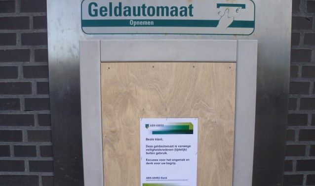 De geldautomaat op het Marktplein in Hoofddorp is (voorlopig) niet te gebruiken.