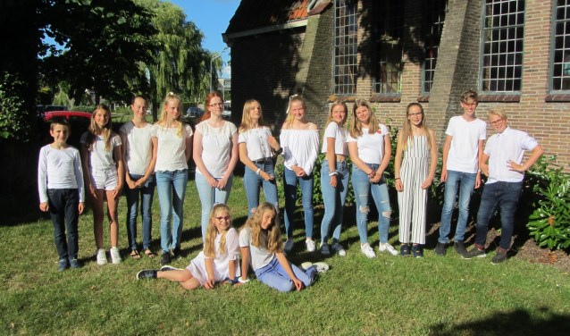 Het NH selectie jongerenkoor zingt mee in Grote Kerk Schermerhorn