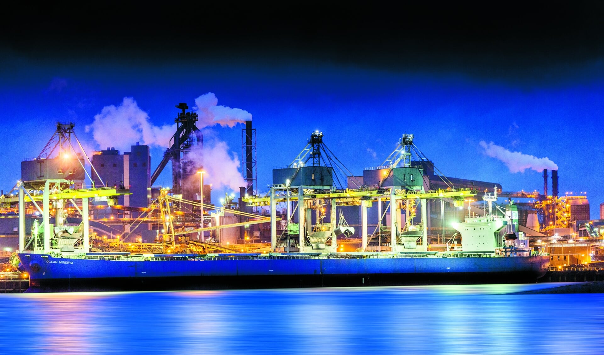 Tata Steel heeft aangekondigd dat er tot 1.600 banen in Nederland verdwijnen.