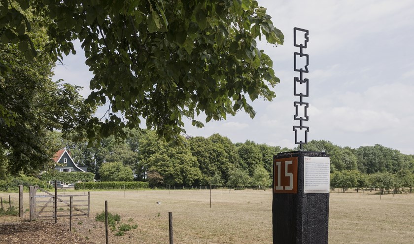 De Verhalenpaal bij de Olmenhorst die al eerder een plekje kreeg.