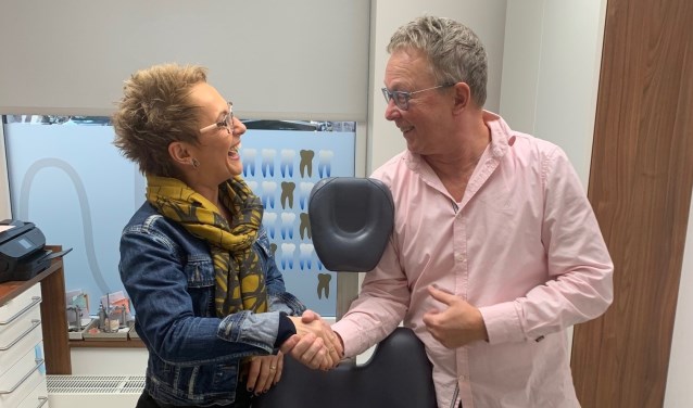Camila de Zinger en Marcel de Wit bezegelen de overname van de praktijk