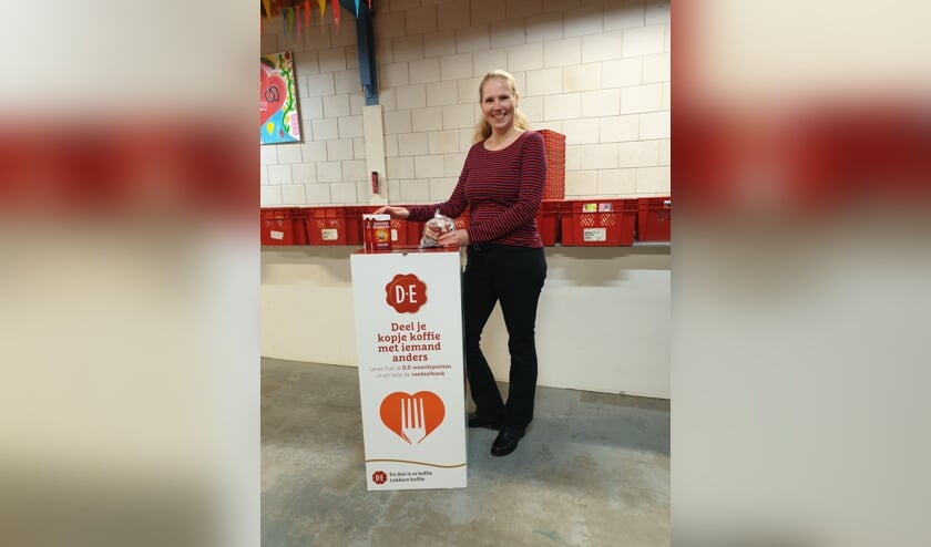 "We hopen dat zoveel mogelijk mensen hun gespaarde DE-waardepunten uit de keukenlade halen en deze aan ons schenken", zegt Linda Strijbis, voorzitter van Voedselbank Langedijk.