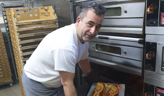 Jeroen Bleekemolen bakt in december ruim 6000 Duivenkaters.