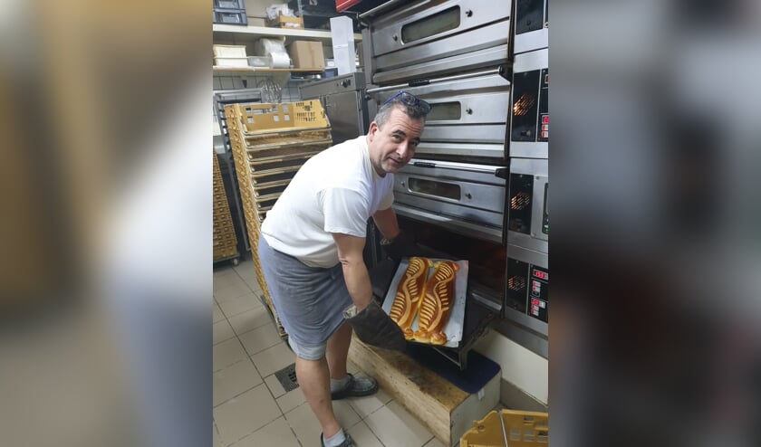 Jeroen Bleekemolen bakt in december ruim 6000 Duivenkaters.
