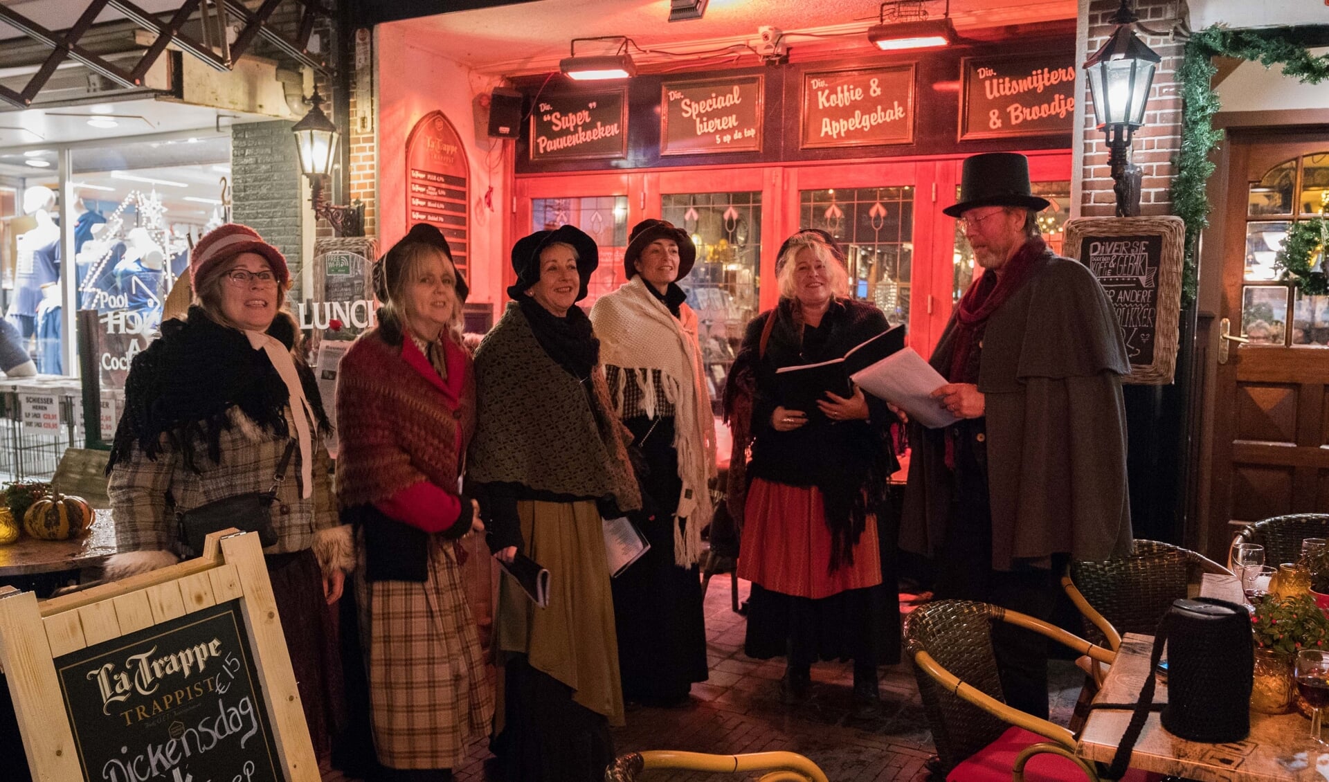 Bezoek 9 december de Dickensdag in Medemblik. Er is zoveel te zien.
