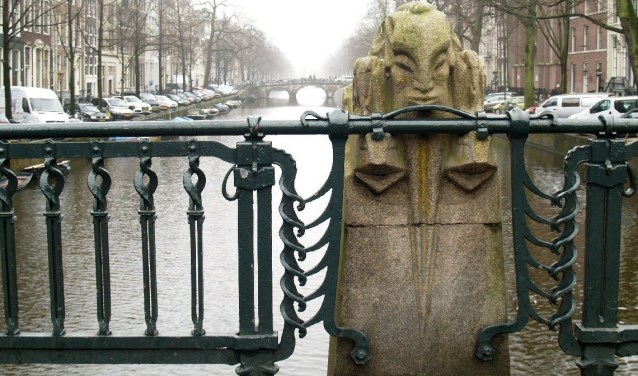 De documentaire vertelt het verhaal over de uit Overijssel afkomstige Amsterdamse School-kunstenaar Hildo Krop.