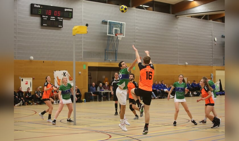 Het lukt KIOS in de zaal nog niet te winnen.