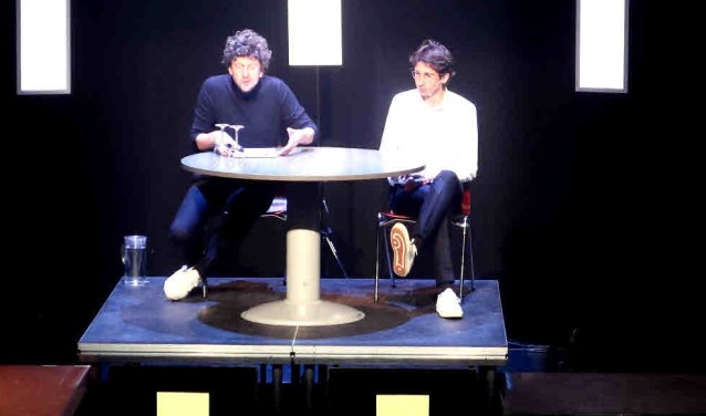 Een interview maakte deel uit van het programma.