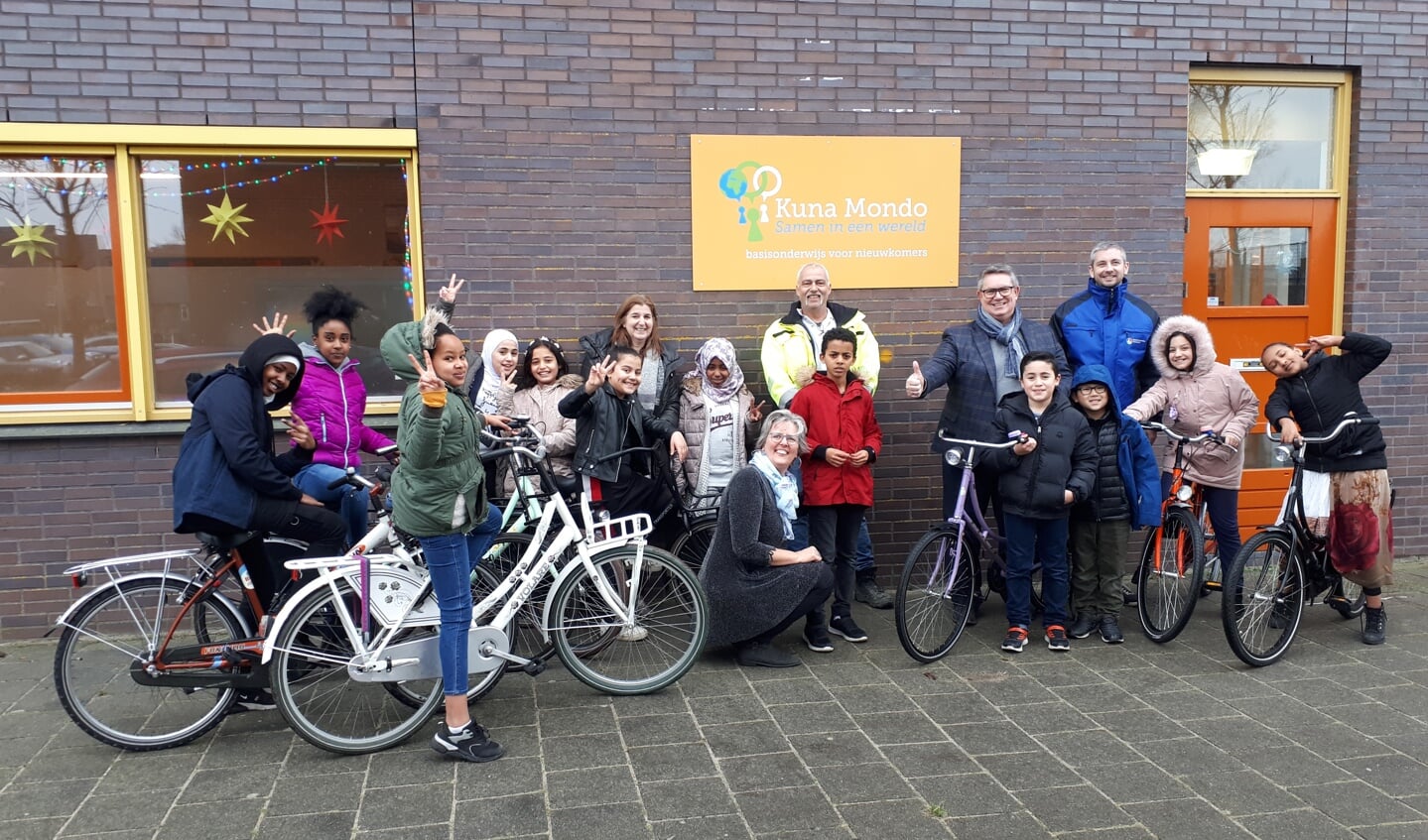 Met ingang van januari kunnen de leerlingen van Kuna Mondo leren fietsen. Met dank aan Stadsverwarming Purmerend en De Graaf Afvalbeheer 
