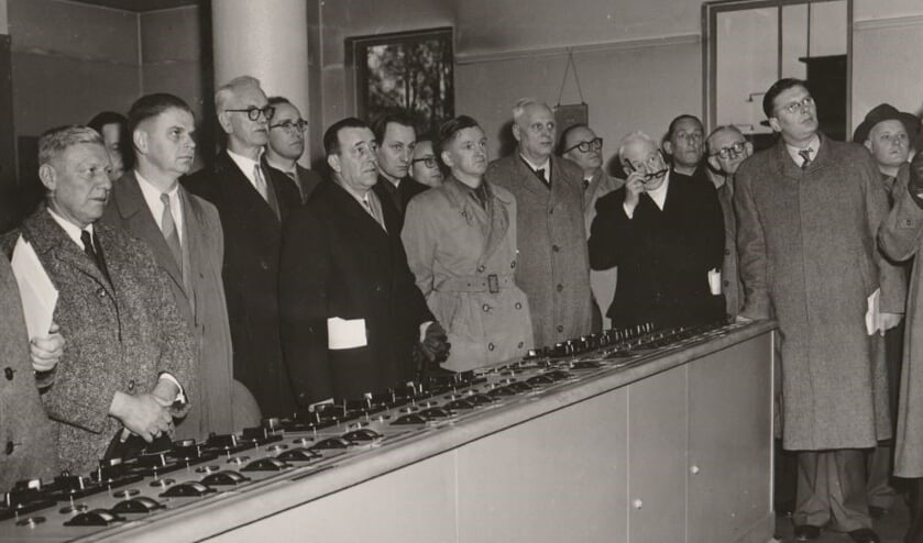 Foto uit 1954: Het IJ-tunnel comité (BAN) in Rotterdam.