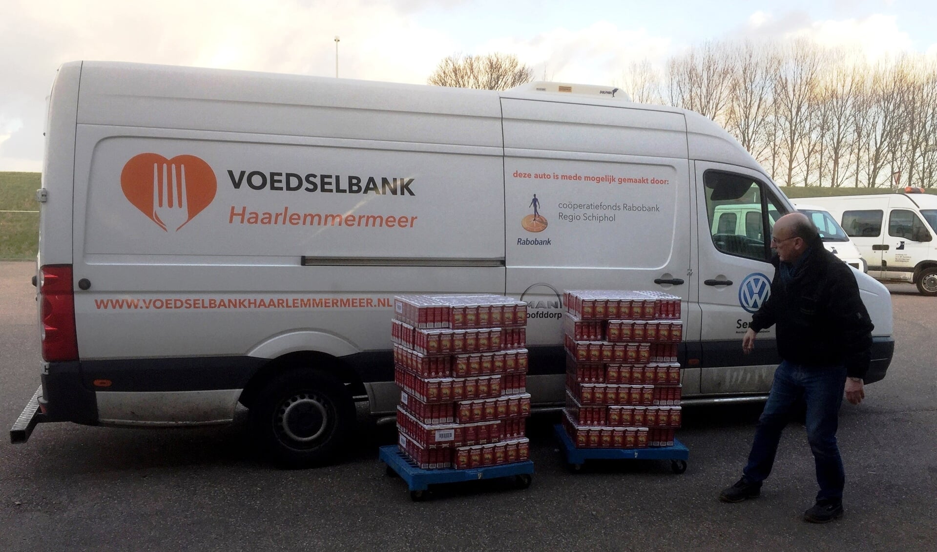 Voedselbank Haarlemmermeer is blij gemaakt met maar liefst 2338 pakken koffie. 