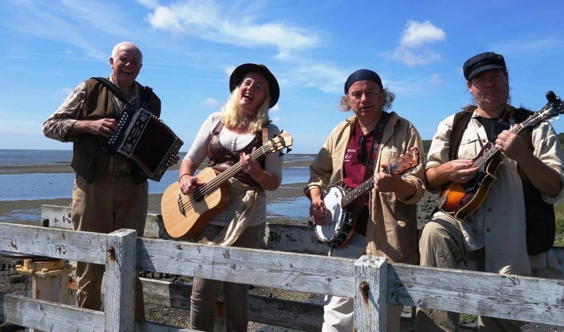 Scheepsfolk geeft een huiskamerconcert in Sint Pancras.