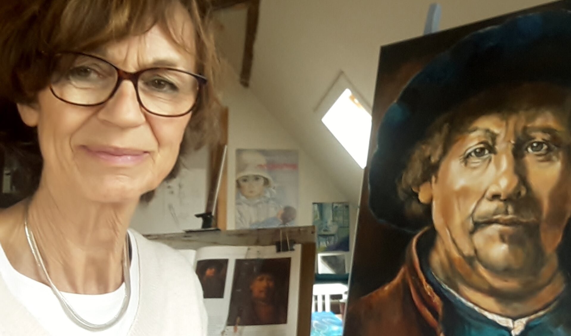 Joke de Vries exposeert haar portretten in het Zijper Museum.