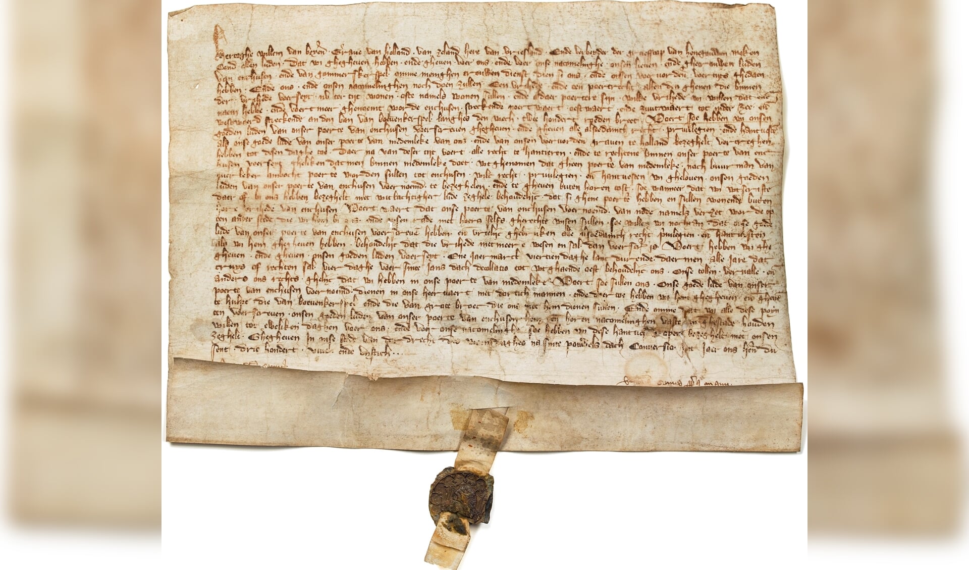 De originele oorkonde waardoor Hoorn 663 jaar geleden van Willem V stadsrechten kreeg.