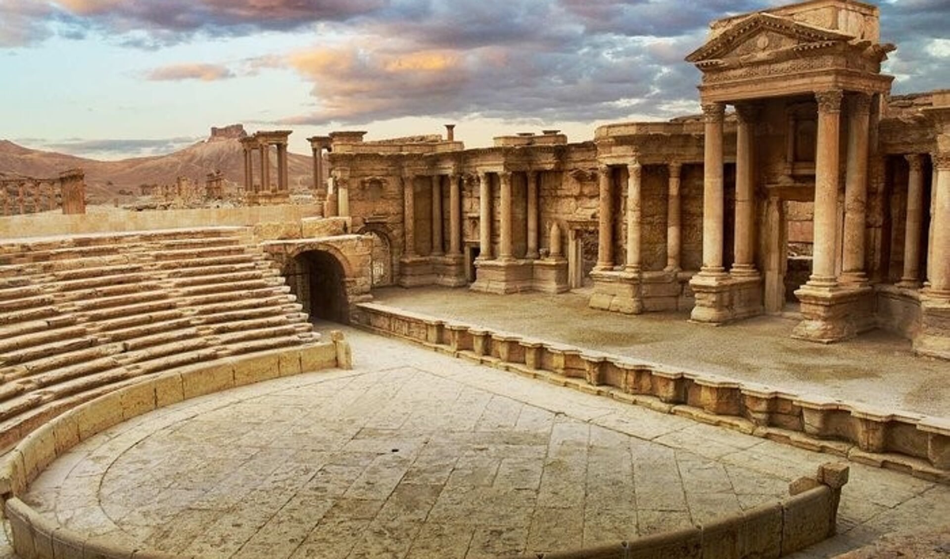 Palmyra werd de stad van duizend zuilen genoemd. 