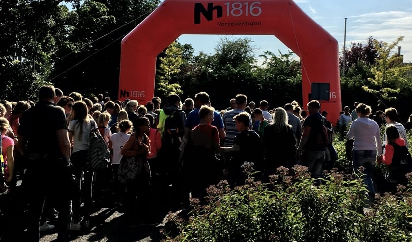 Nh1816 Verzekeringen is ook dit jaar weer hoofdsponsor van de Wandelvierdaagse en de Sportweek in Langedijk.