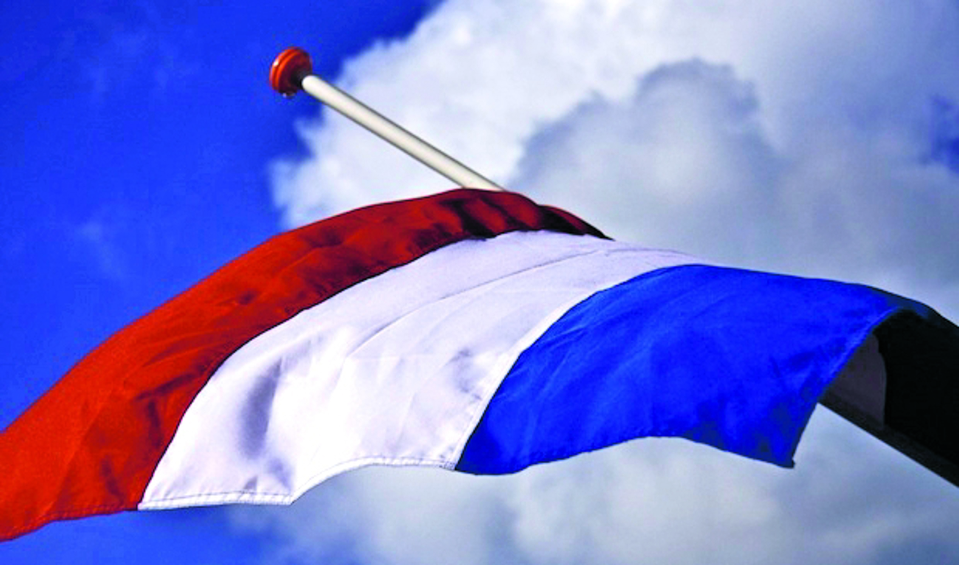 In Nederland gaat 4 mei de vlag om 18.00 uur halfstok.