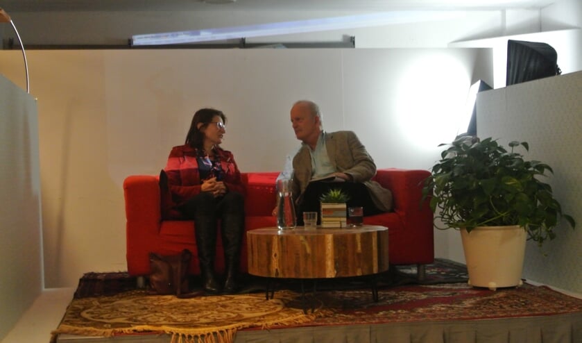 Vrijdag was notaris Helma Bokhorst de gaste in het programma 'Aan Tafel Met...' Ze werd geïnterviewd door oud-burgemeester Jan Hoekema.