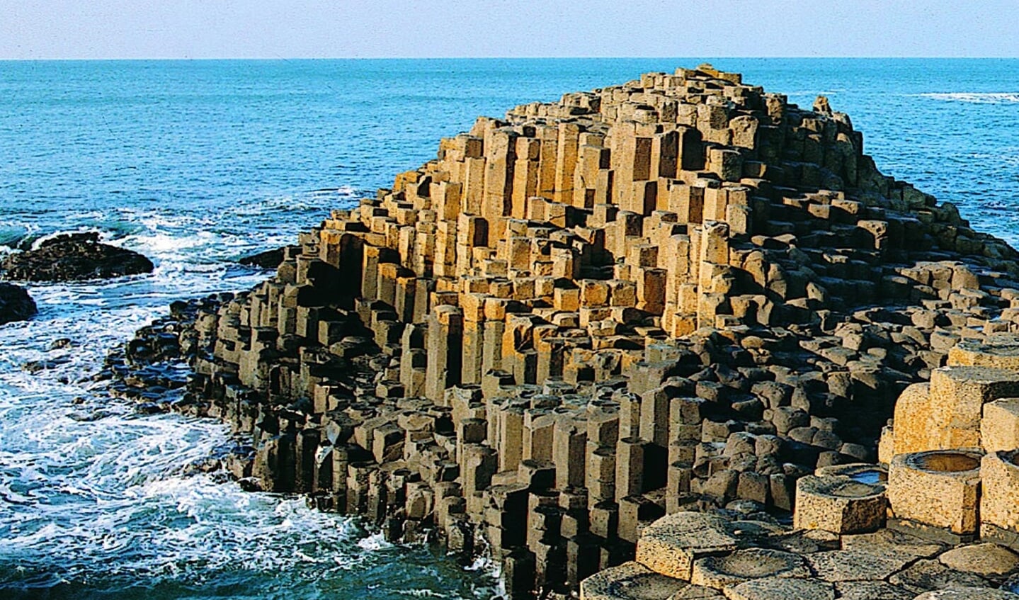 Giant's Causeway, een spectaculair natuurverschijnsel in Noord-Ierland.