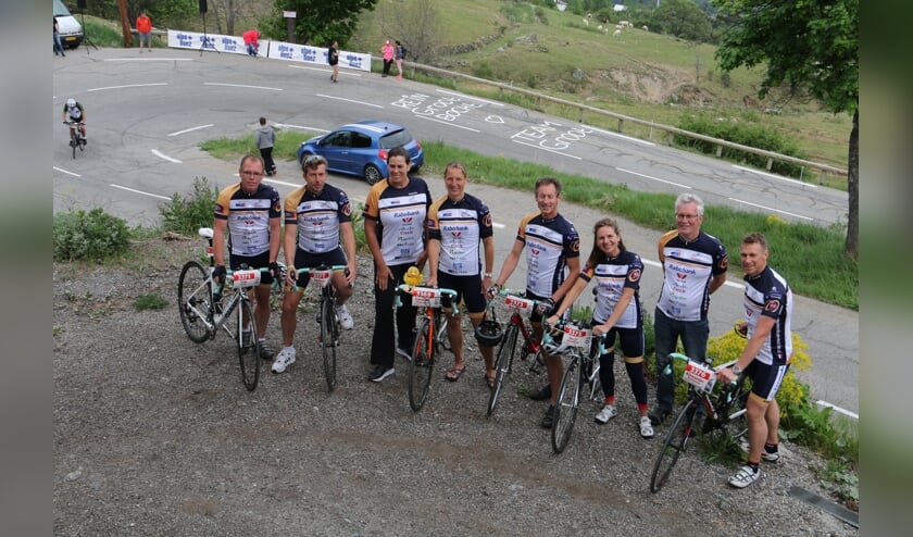 Naast fietsen gaat Team Groot ook feesten voor het goede doel.