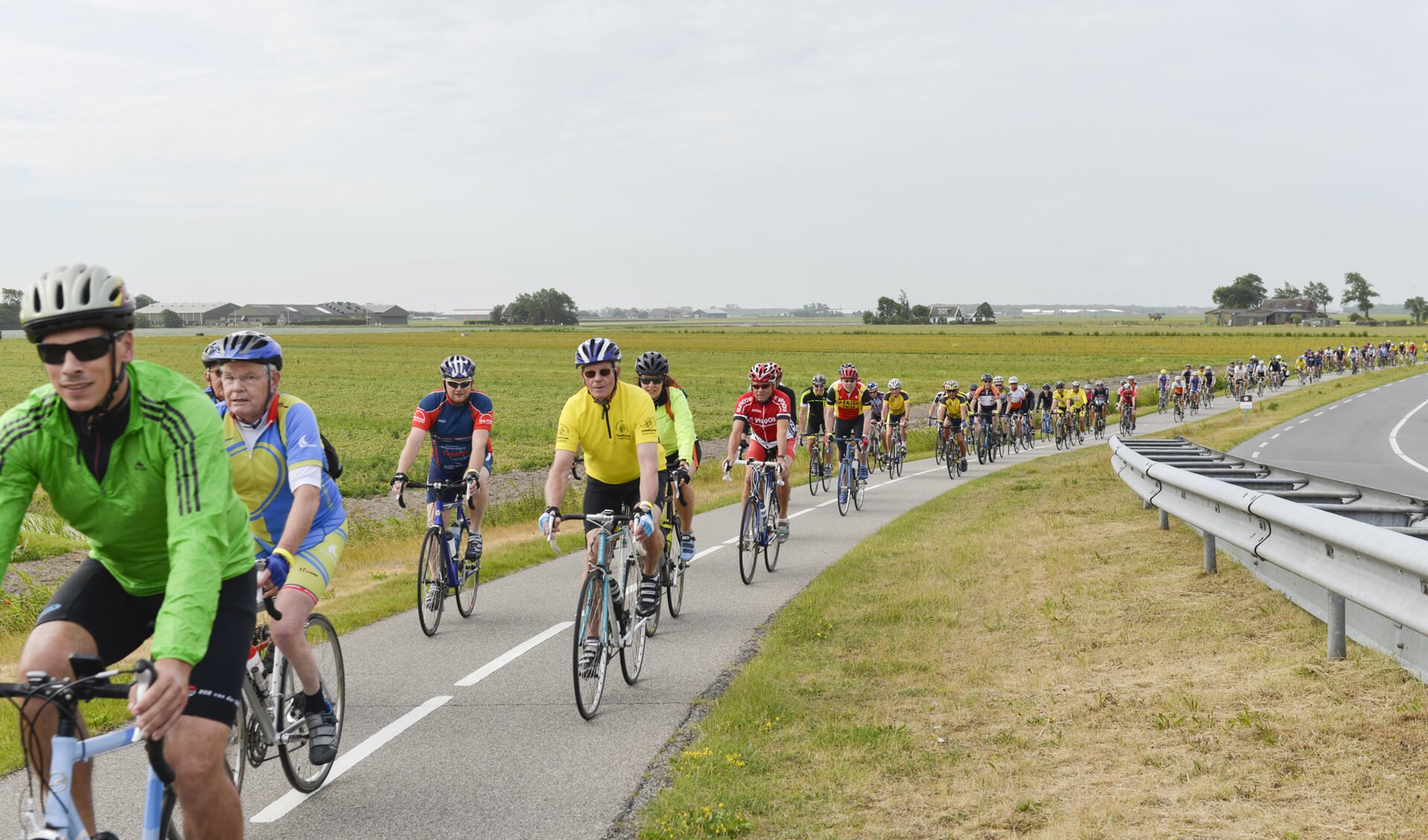 De deelnemers van de 27e sponsortocht fietsen deze keer voor Kinderhuis Samuël.