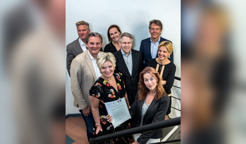 De betreffende partijen ondertekenden de samenwerkingsovereenkomst.