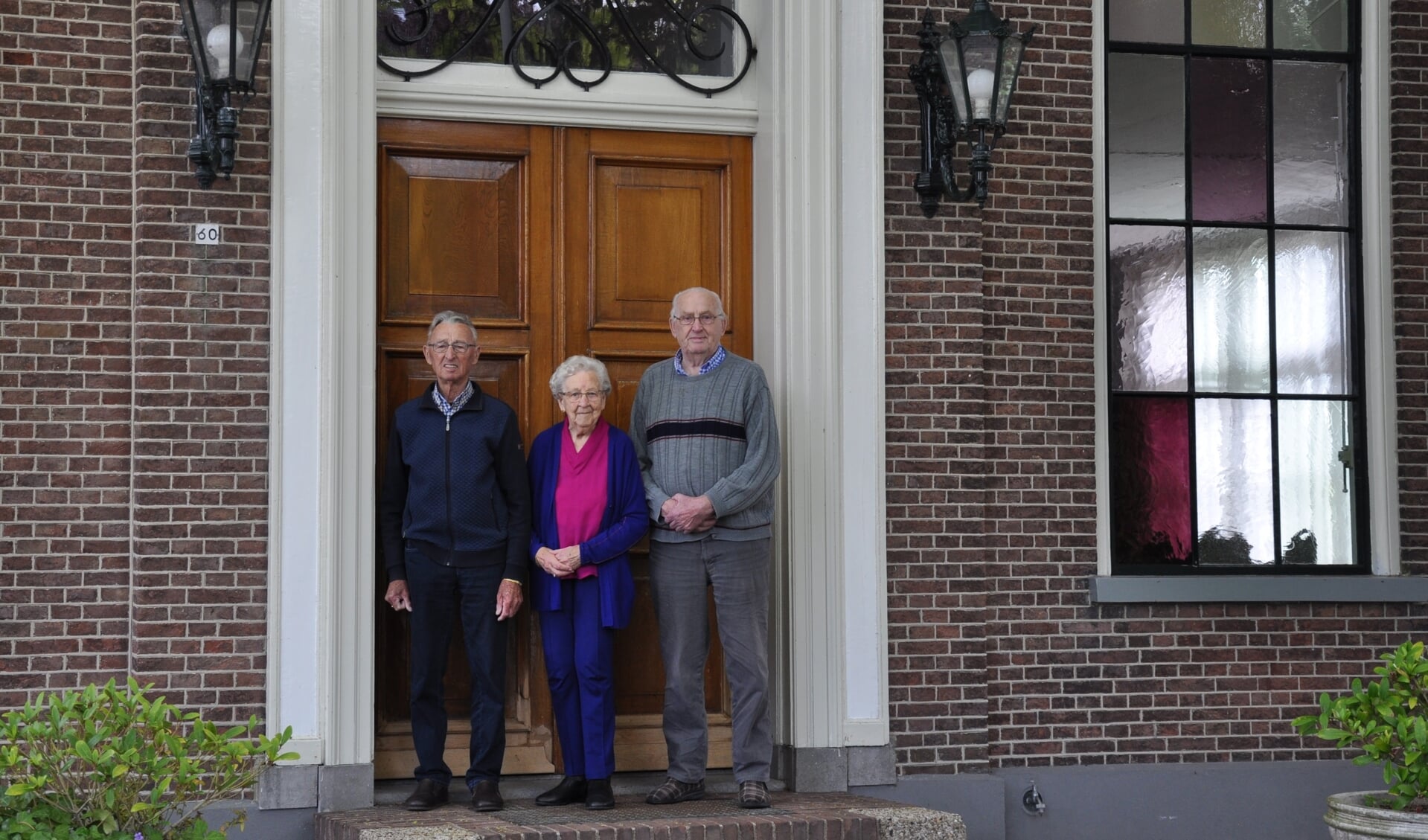 Cees Knol (87), Annie Neefjes-Stuyt (92) en Piet Knol (87) staan alle drie op de dorpsfilm van Nibbixwoud uit 1952.