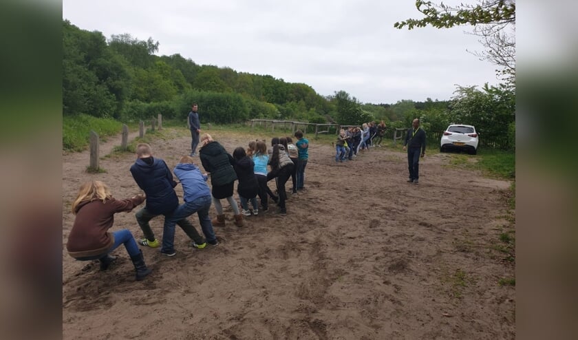 Er werd onder meer aan touwtrekken gedaan.