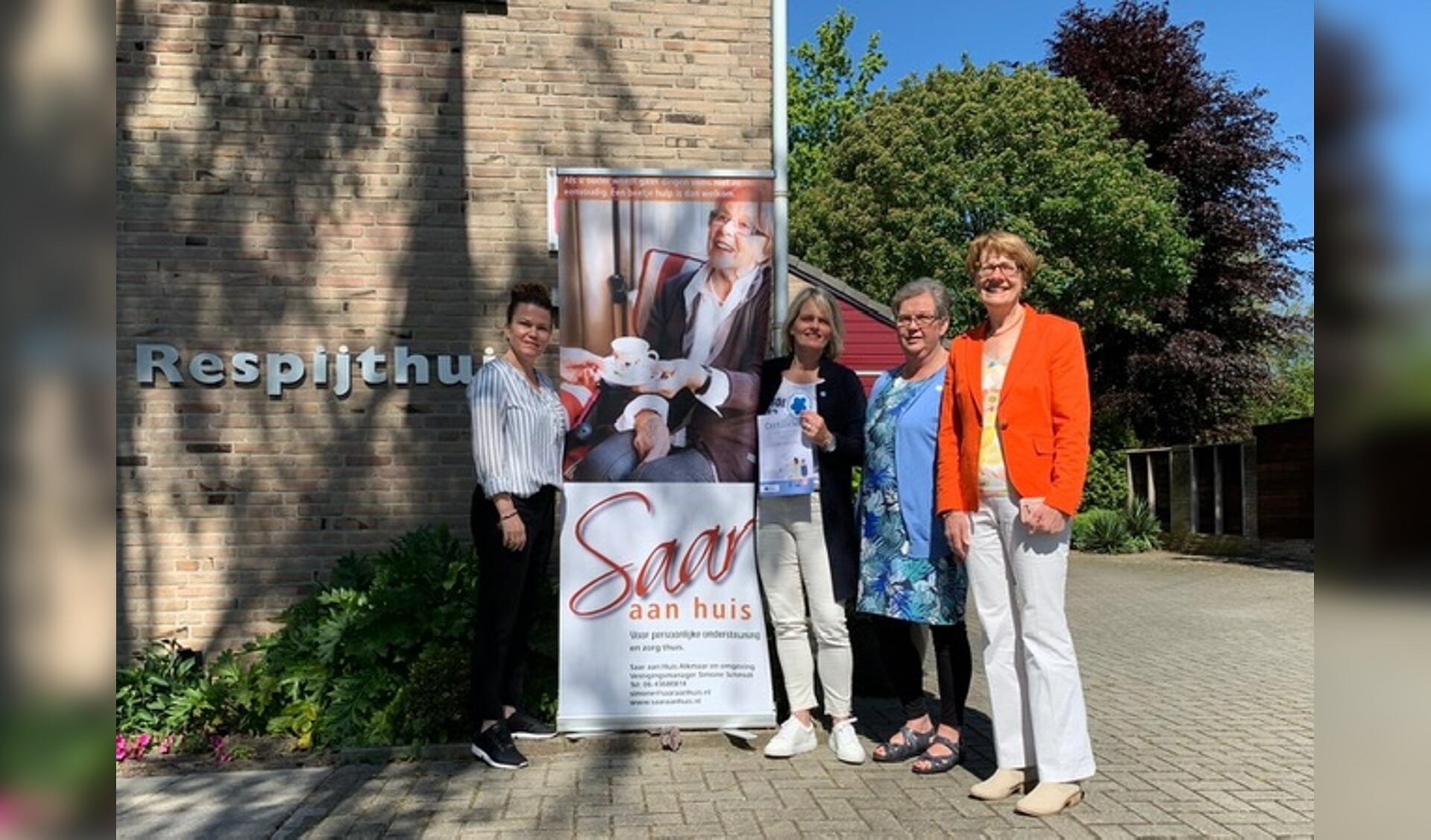 Petra Oxfoort ( Respijthuis), Simone Schmidt ( Saar aan Huis), Jeanette Streefland en Herry Booij-Dijksterhuis van de afdeling Noord- Kennemerland.
