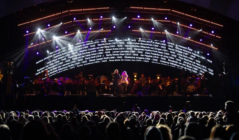 Het Herdenkingsconcert trok 5000 bezoekers.