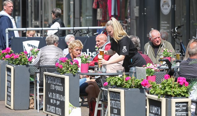 Heerlijk bijkomen op het terras in de Generaal Cronjéstraat