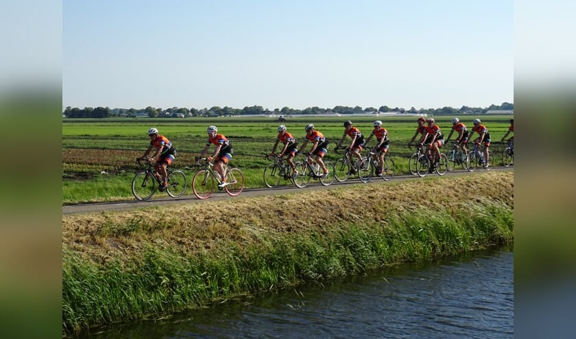 Fietsers kunnen kiezen uit twee tochten van 65 en 90 kilometer.