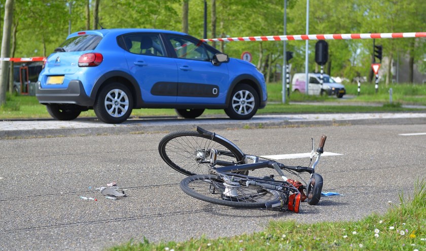 De bestuurster van de auto zag de fietser opeens voor zich opduiken en kon deze niet meer ontwijken.
