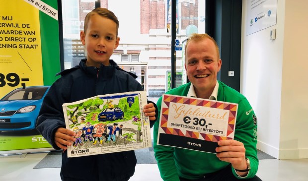 James met zijn winnende kleurplaat.