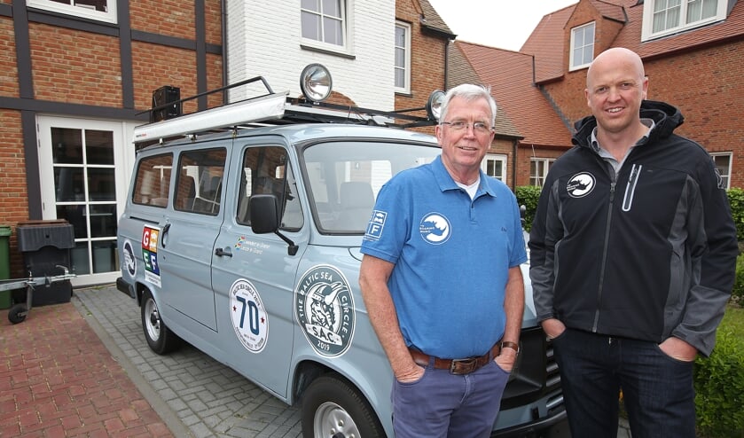 Vader Leendert en Leenze Le Grand doen mee aan de Baltic Sea Circle met hun 33 jaar oude Ford Transit 'Roaming Rhino'.