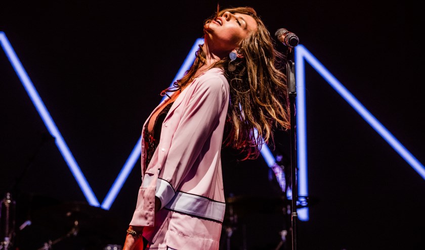 Maan start clubtour in Alkmaar