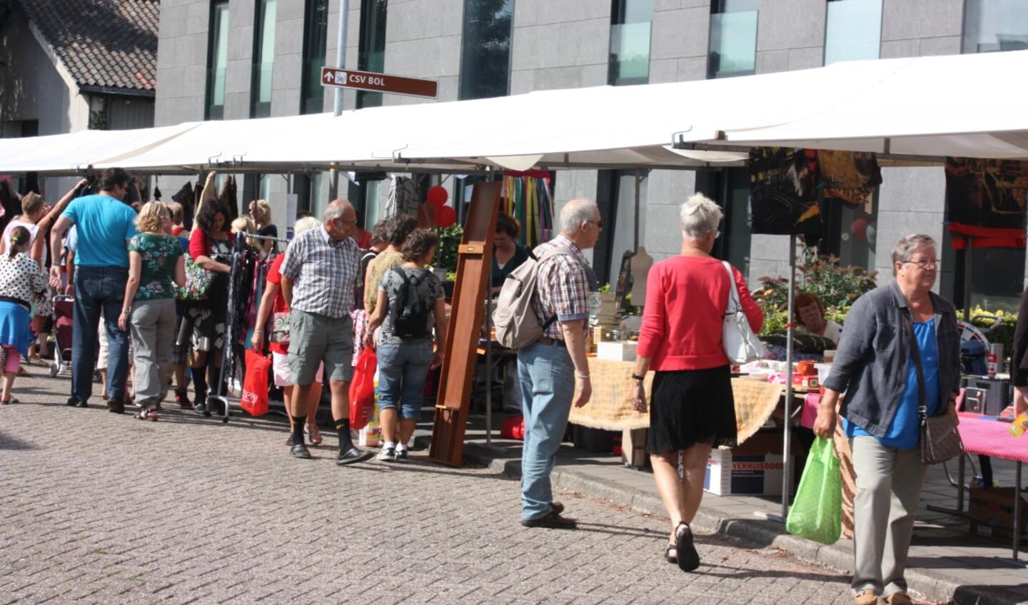 Deze zomer staat de Langedoiker markt weer opgesteld in Broek op Langedijk.