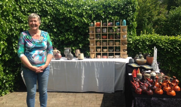 Bets de Vries-Dekker exposeerde ook in de Boerenhoek in Enkhuizen.