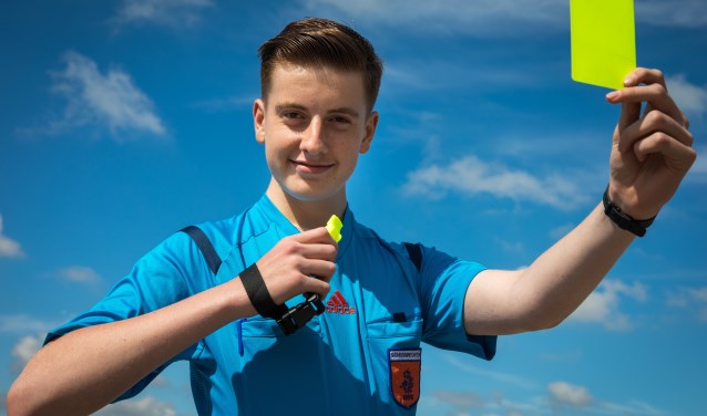 Daniël Terpstra is de jongste KNVB scheidsrechter van Noord-Holland.